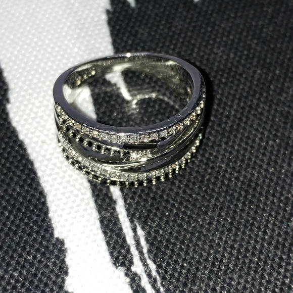 Silver ring - Picture 3 of 3